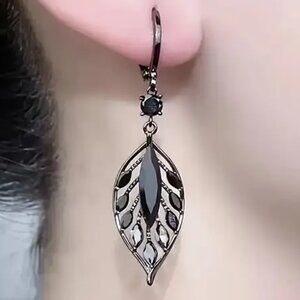 🌺 🌺 🌺Unique Black Earrings - Lightweight and  Luxury